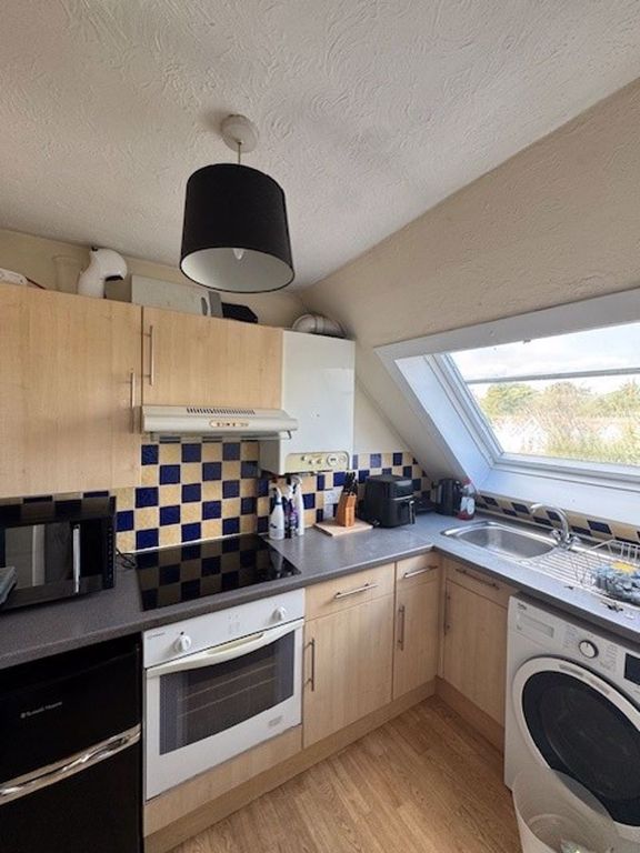 Property photo 3 of 8 Photo 8