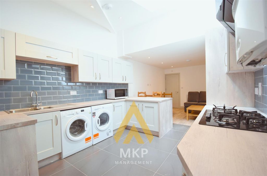 Property photo 2 of 13 2.Png