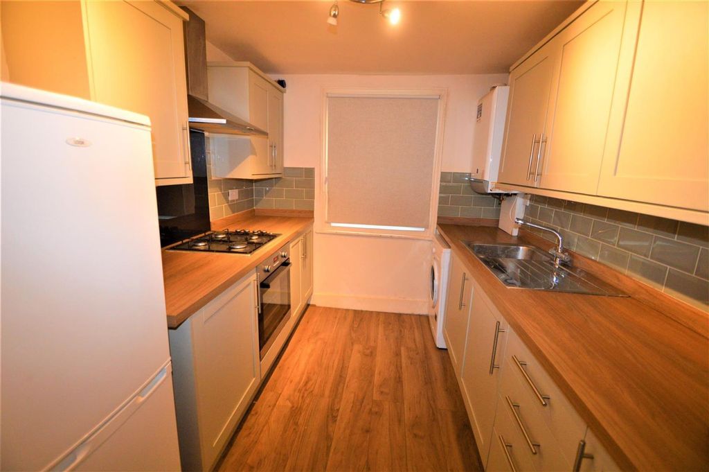 Property photo 2 of 3 Thurlow Gdns Ig6