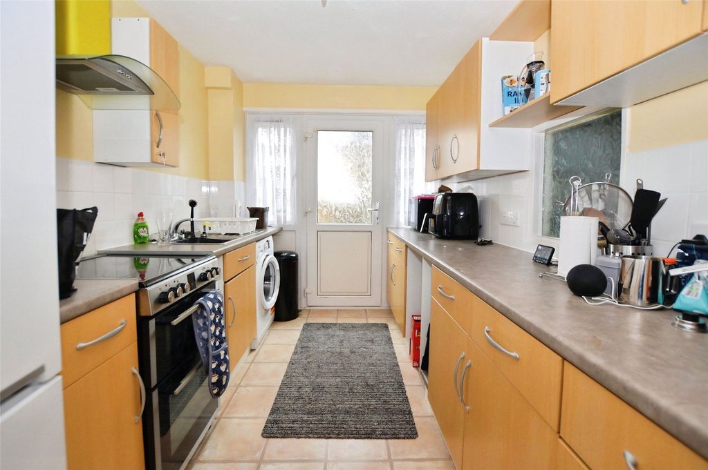 Property photo 3 of 10 3 - Kitchen