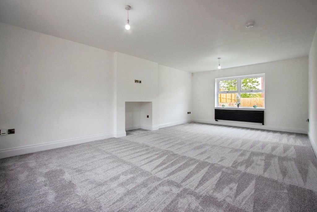 Property photo 2 of 18 Picture No. 38