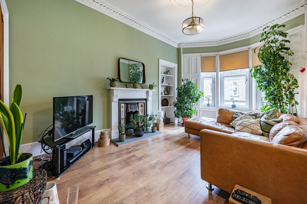 Property photo 2 of 33