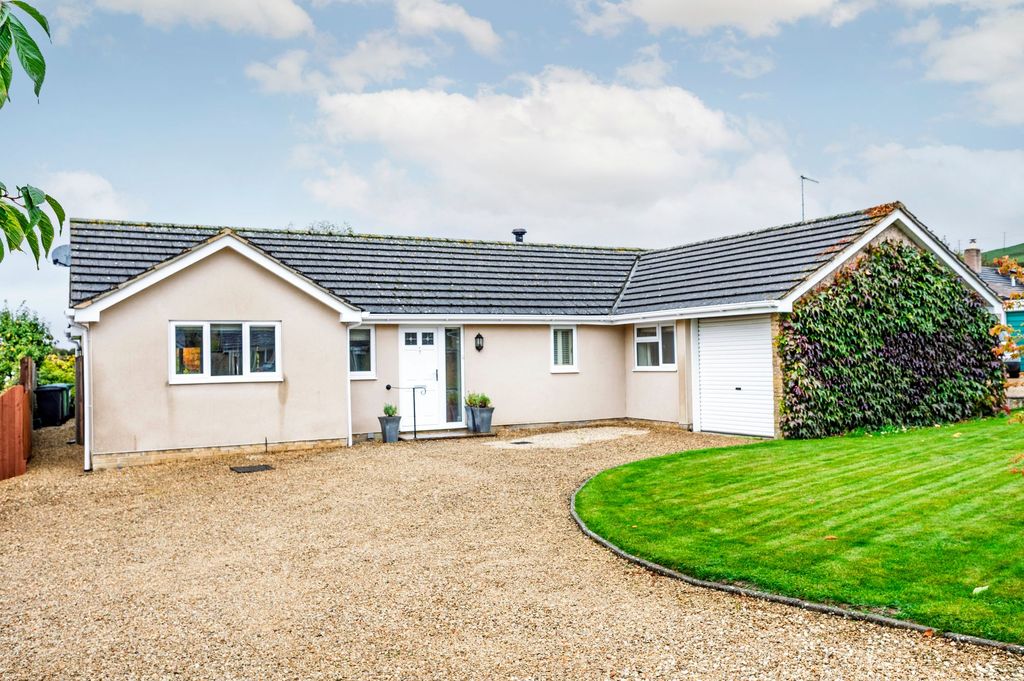 Property photo 1 of 21 Front