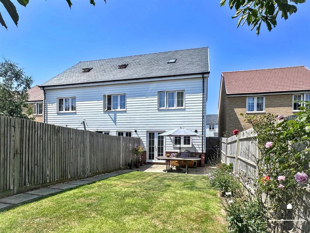 Property photo 3 of 17 01323 438506