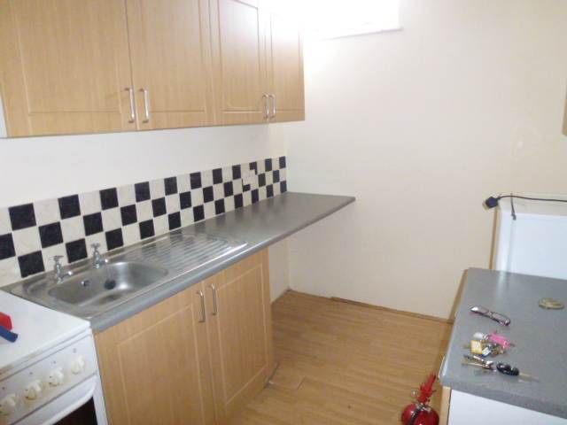 Property photo 3 of 5 Kitchen