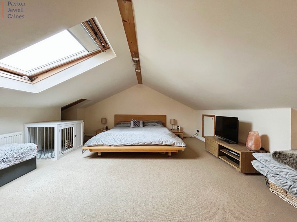 Property photo 3 of 11 Not Specified