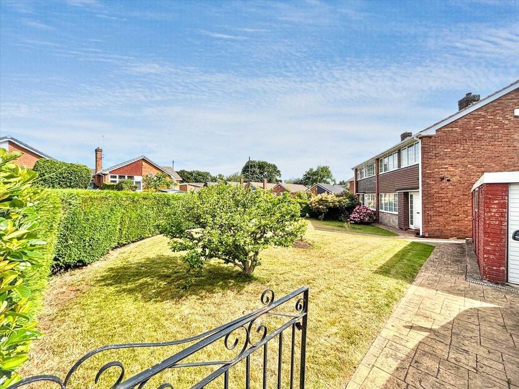 Property photo 2 of 20