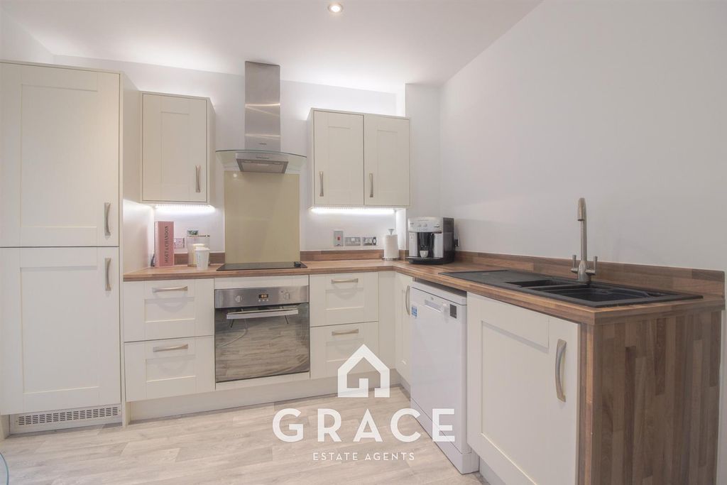 Property photo 3 of 16 Untitled_Hdr-6.Jpg