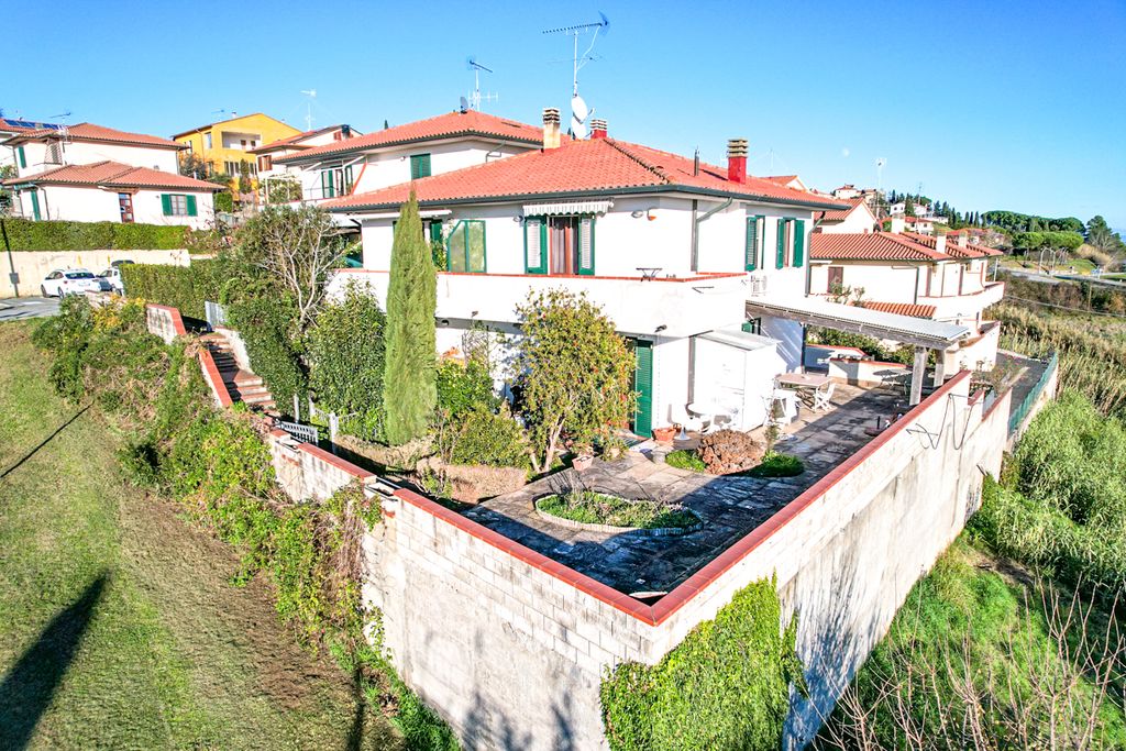 Property photo 2 of 47