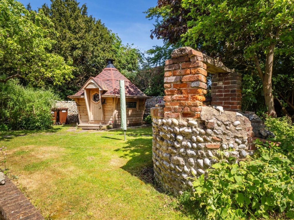 Property photo 3 of 46