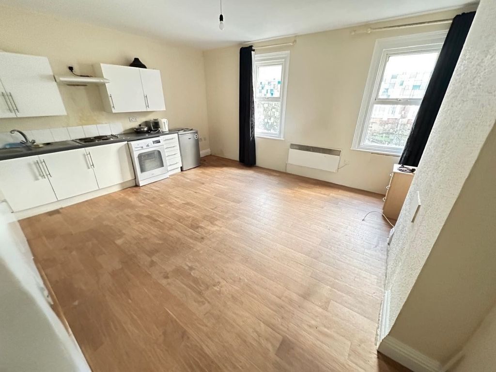 Property photo 2 of 6 4836481