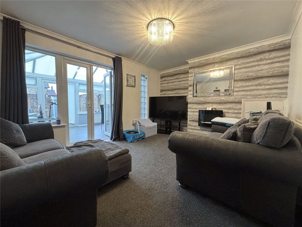 Property photo 2 of 11 Picture No. 08