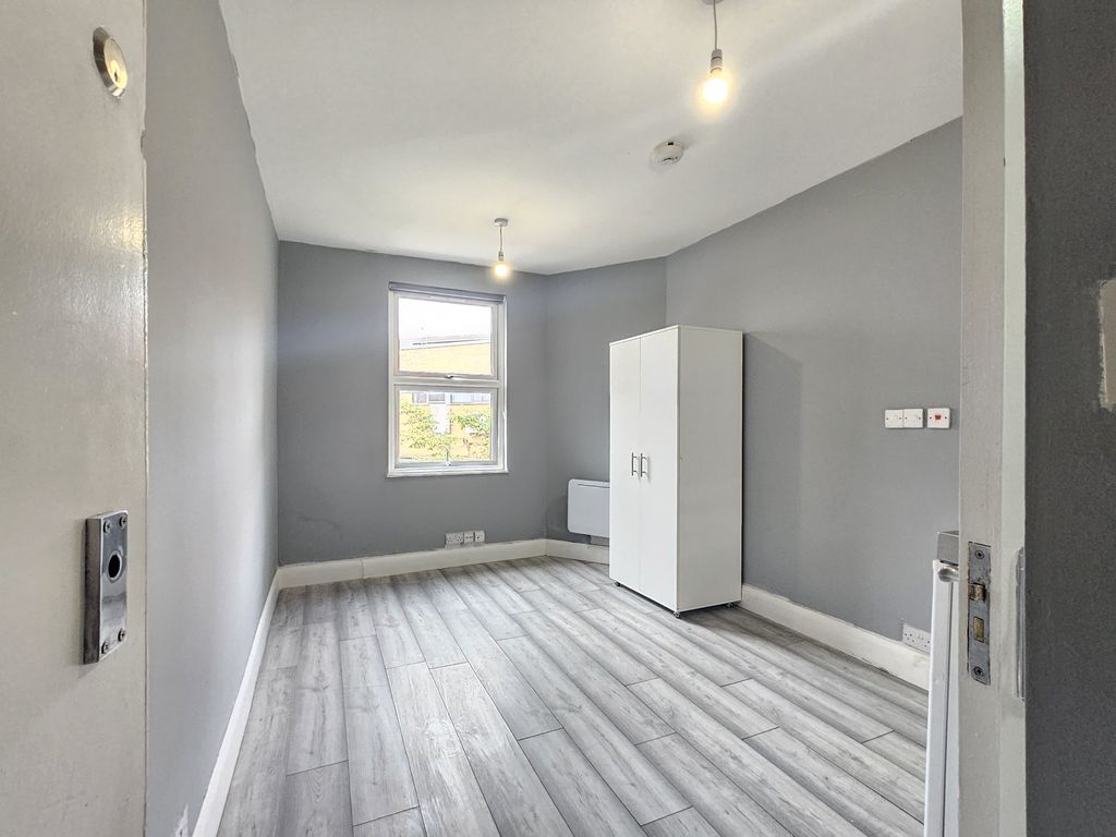 Property photo 1 of 4