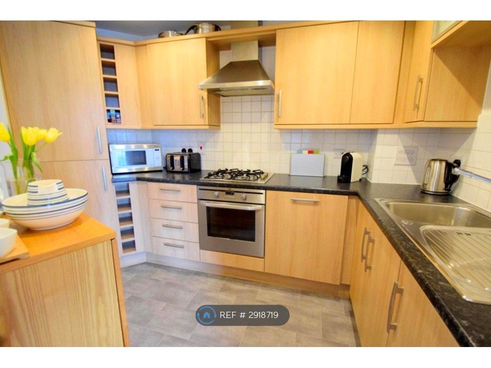 Property photo 1 of 8 Kitchen