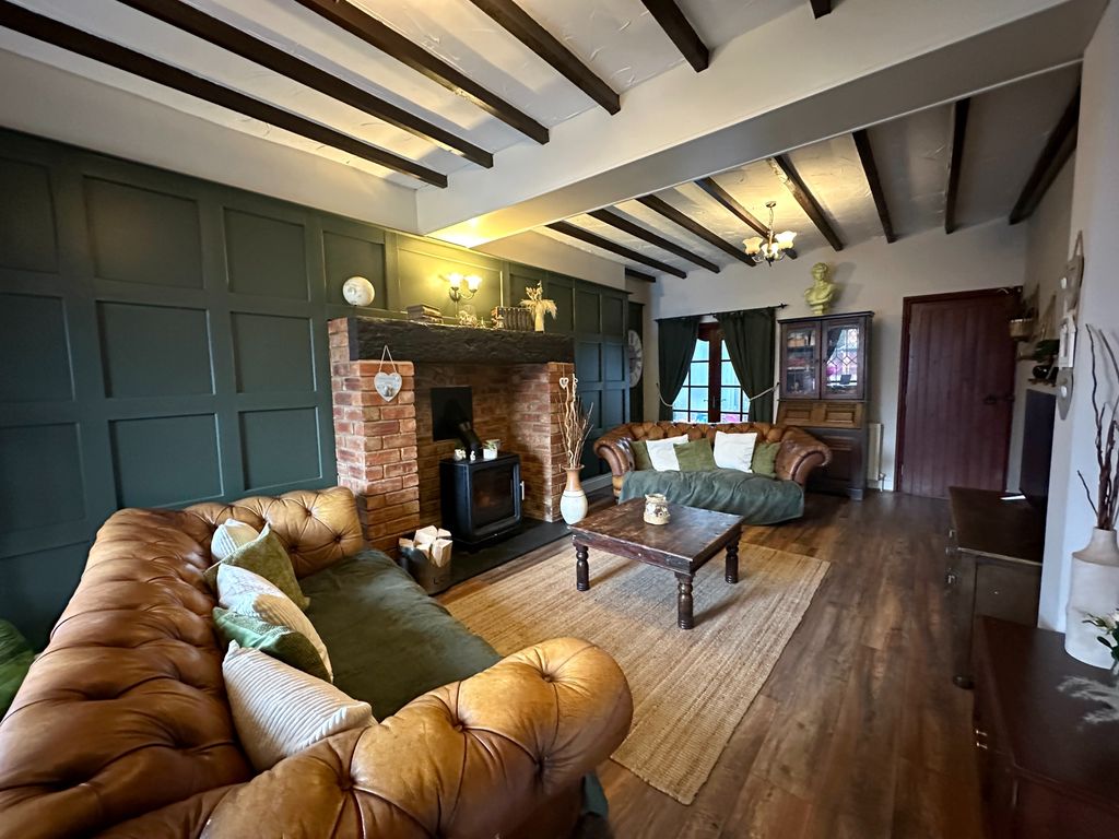 Property photo 3 of 27