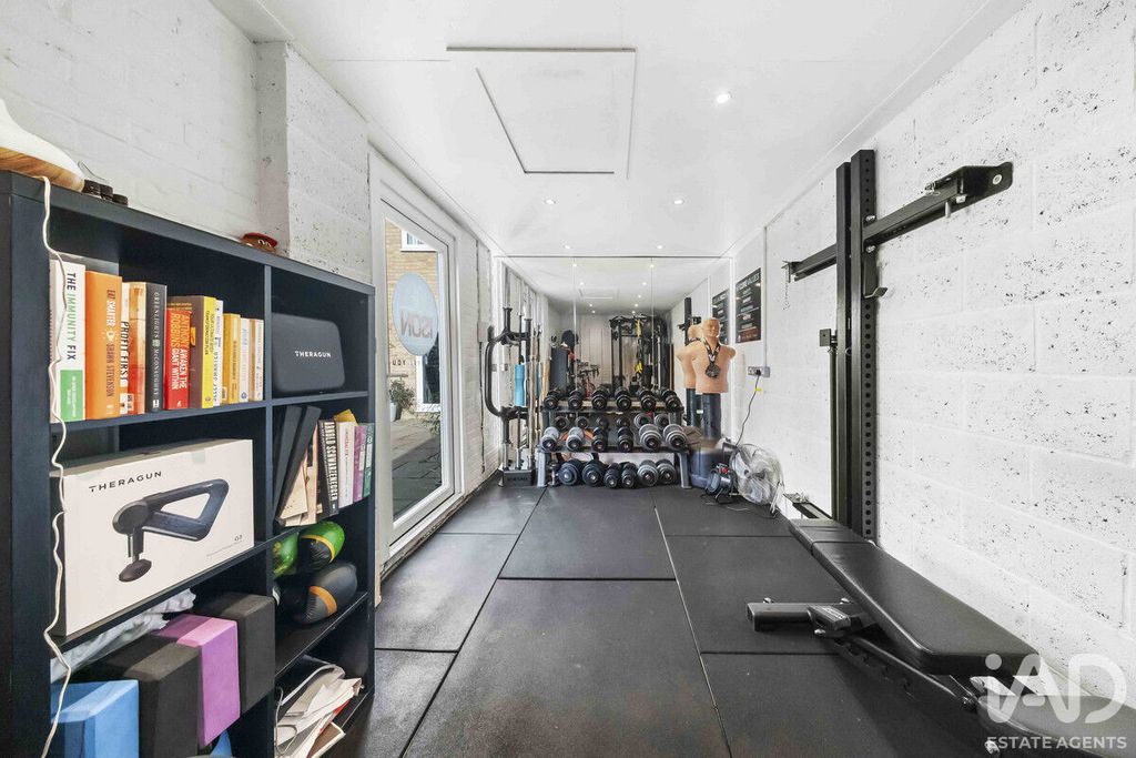 Property photo 3 of 20