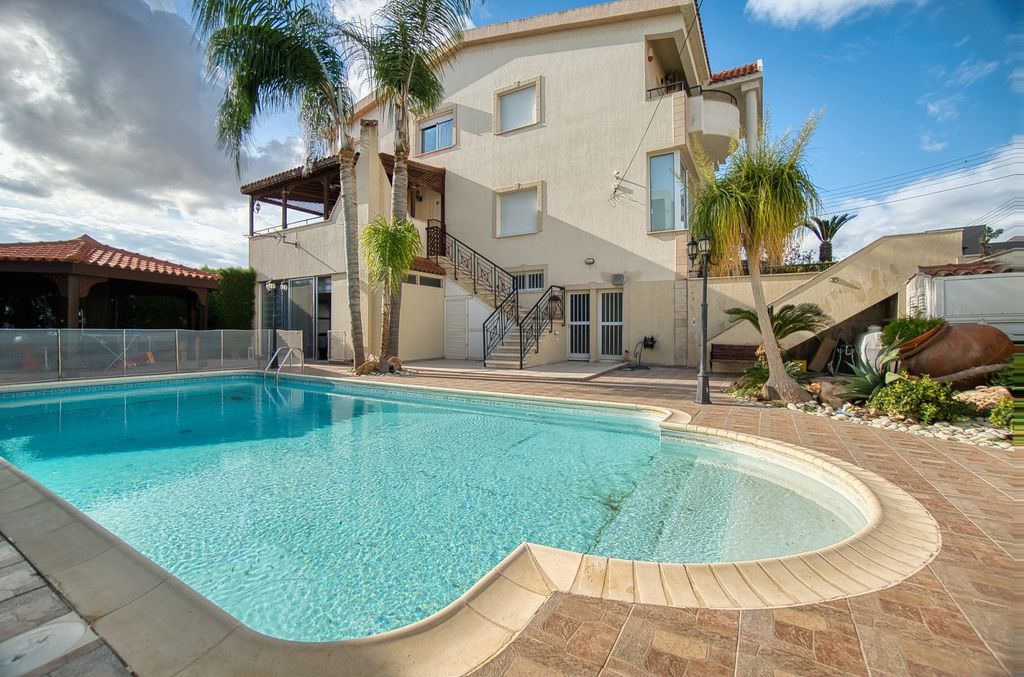 Property photo 1 of 54