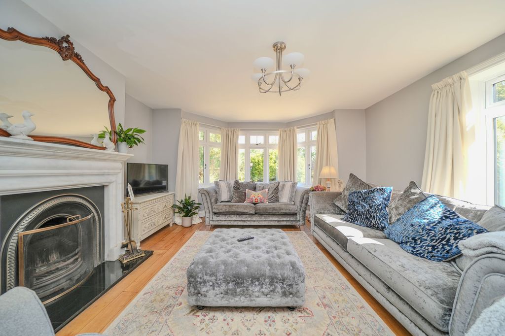 Property photo 3 of 39