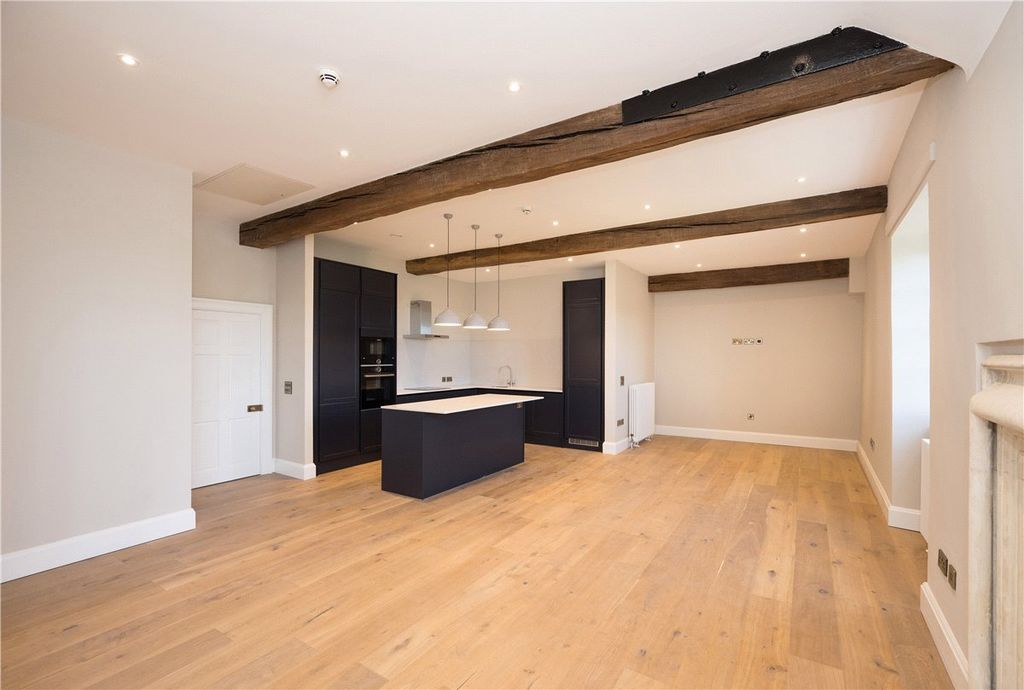 Property photo 2 of 28 Picture 2