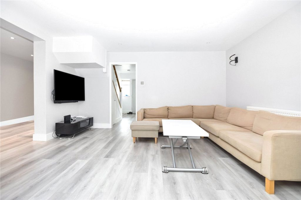 Property photo 3 of 19 Picture No. 10