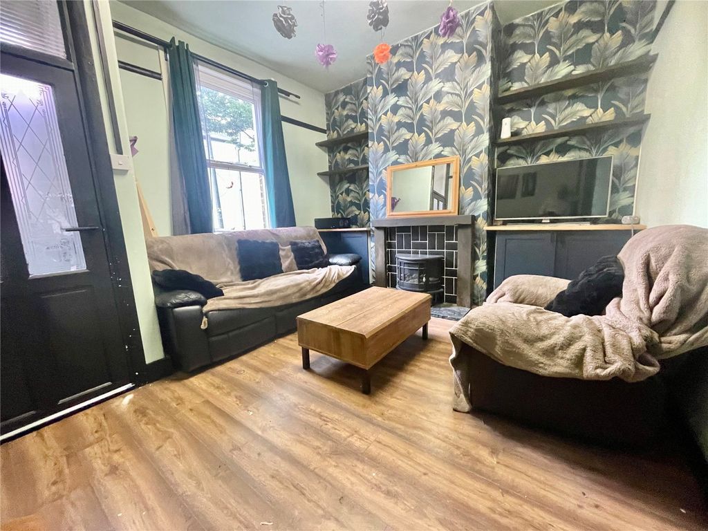 Property photo 2 of 12 Lounge