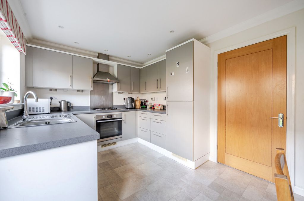 Property photo 2 of 12 1536144-9-1A144c2...