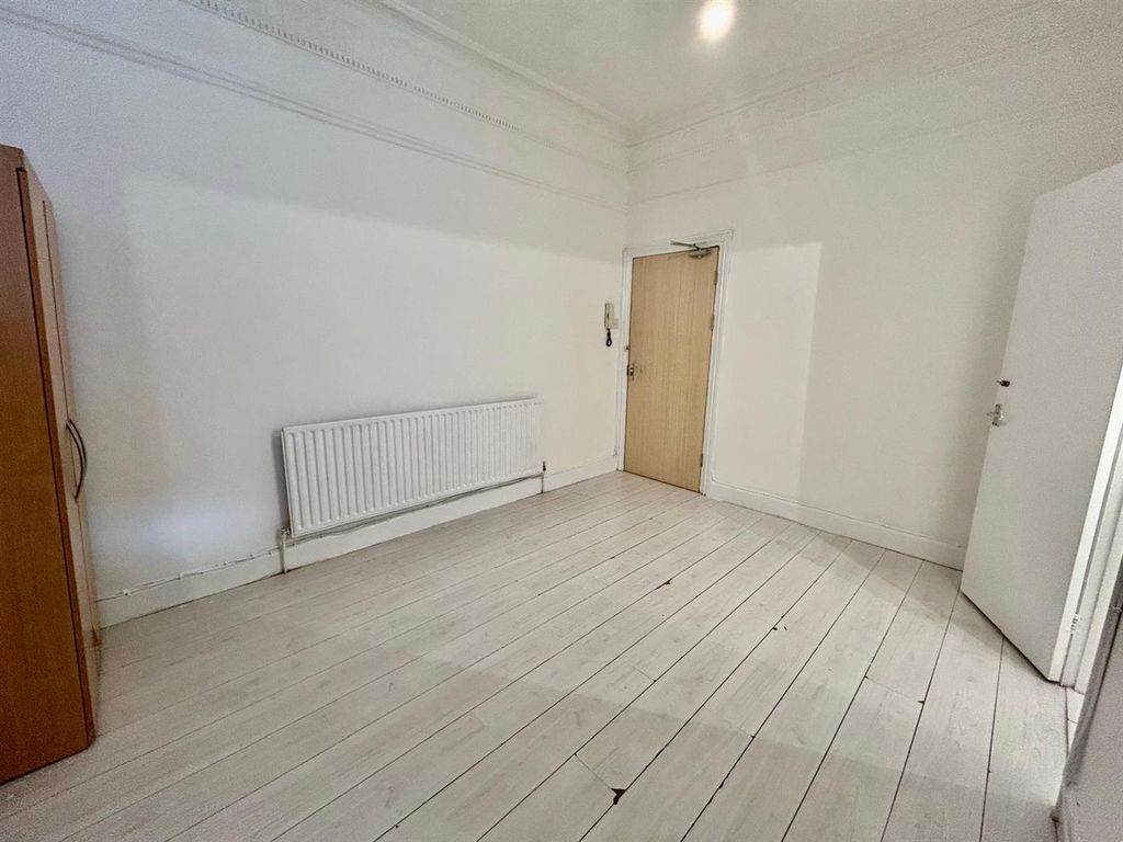 Property photo 1 of 6 1559364E-c33E-4Fe3-9d4d-6A1A45A21Eae.Jpg