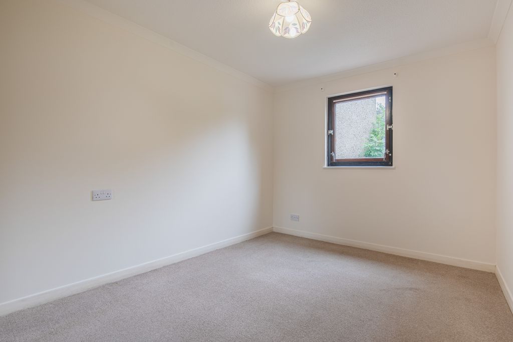 Property photo 3 of 12 Bedroom2Angle1 (3)