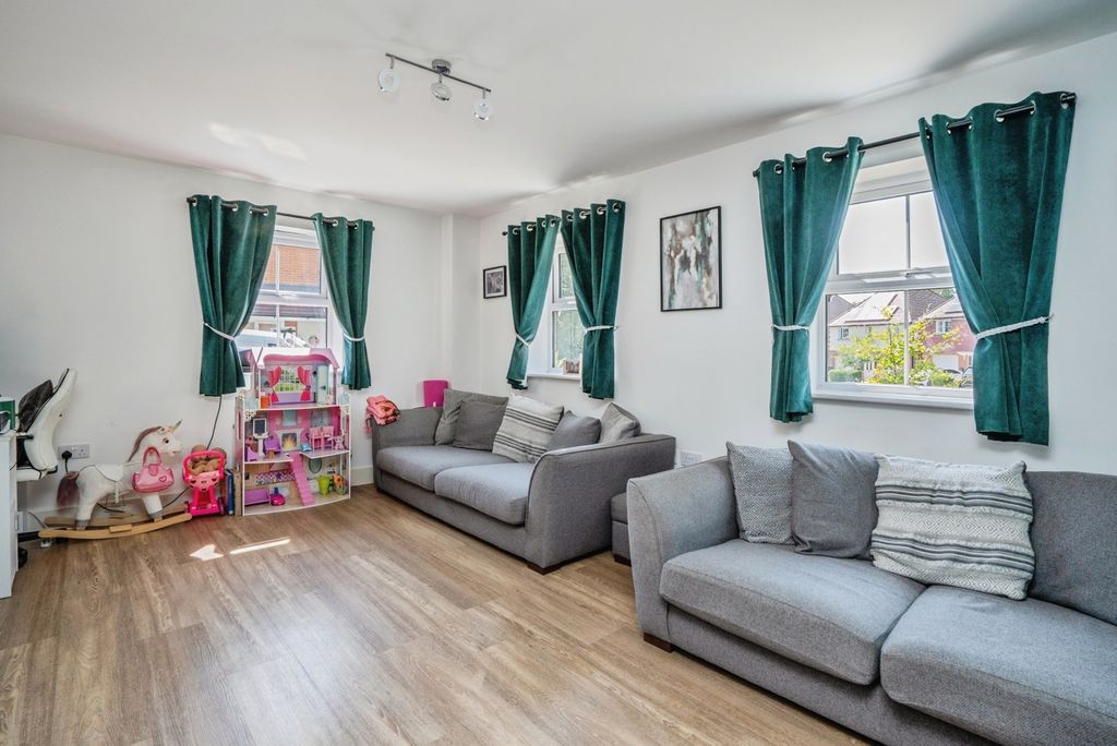 Property photo 1 of 19 Pbox-Img.Jpg