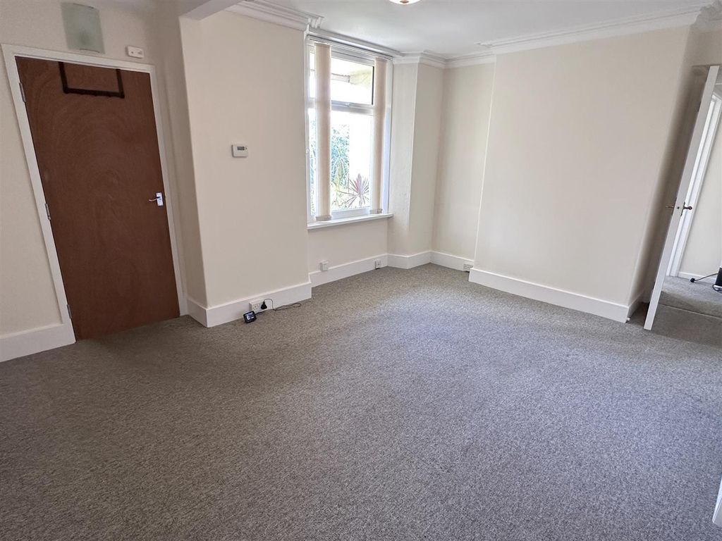 Property photo 3 of 8 Img_0915.Jpg