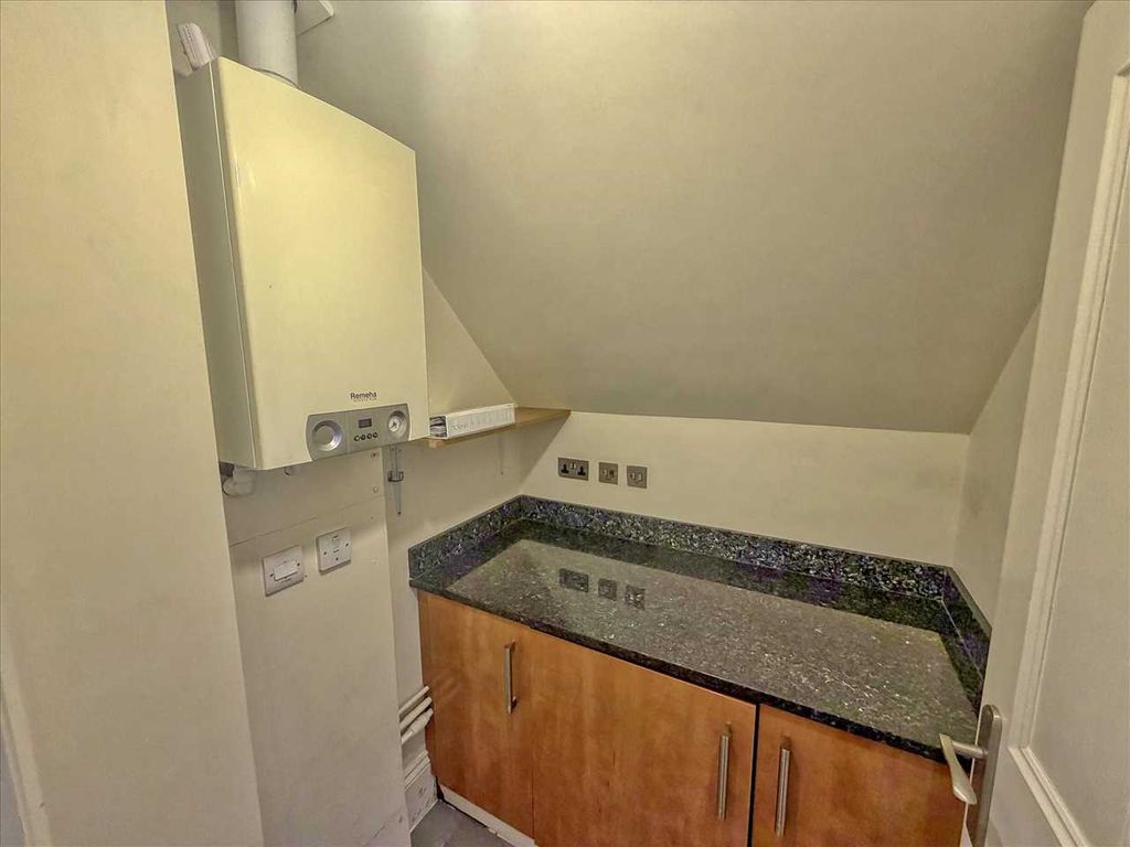 Additional image 10 of 2 bed flat for saleTrafalger House, Fourth Avenue, Frinton On Sea CO13