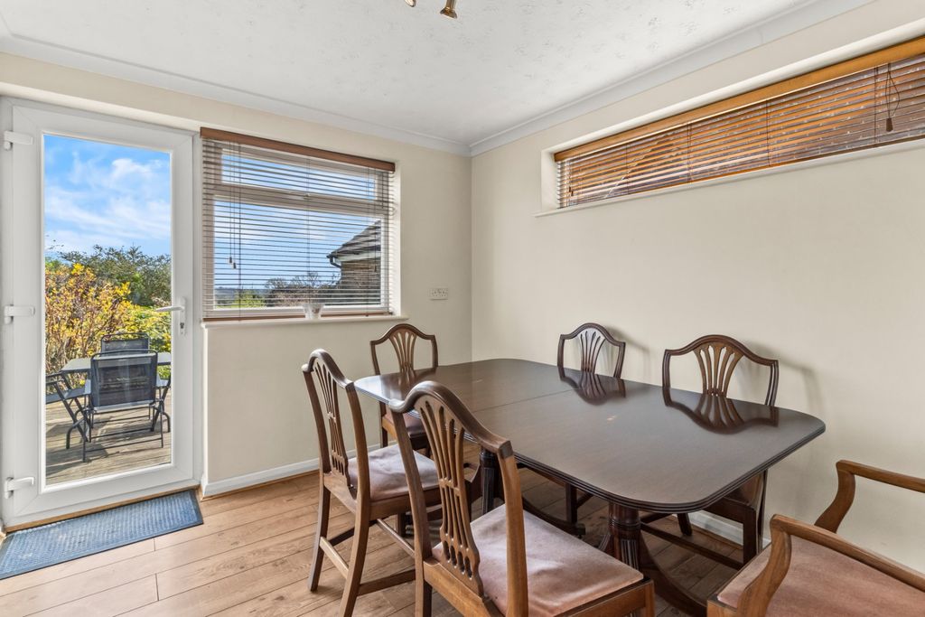 Property photo 3 of 21 Dining Room