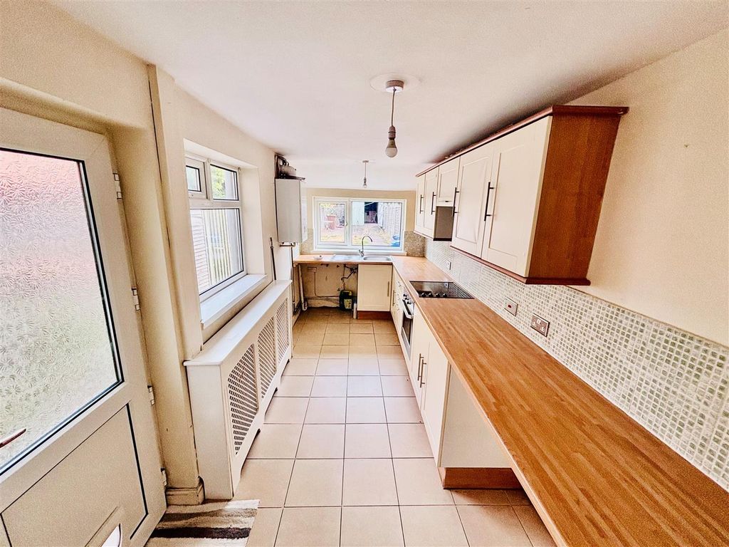 Property photo 2 of 15 164 Thornley 13.Jpg