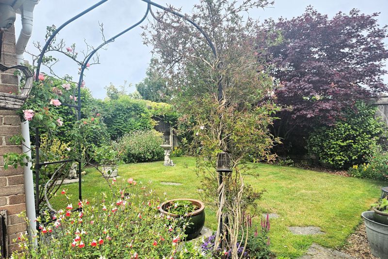 Property photo 2 of 20 Garden