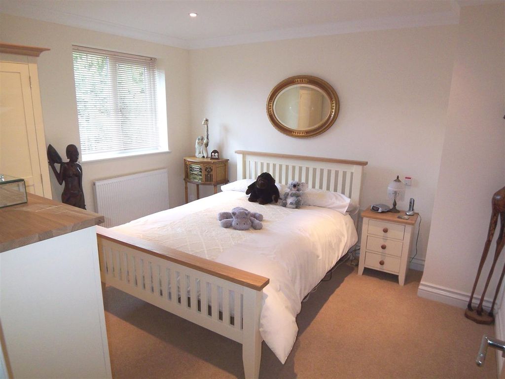 Property photo 3 of 6