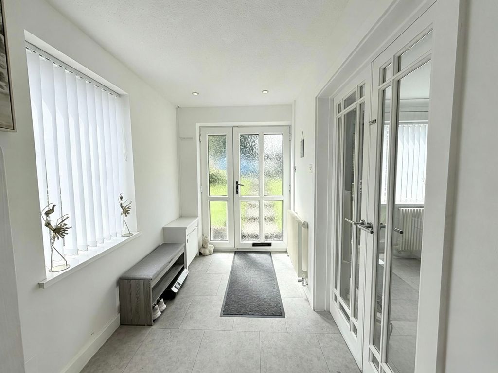 Property photo 3 of 32
