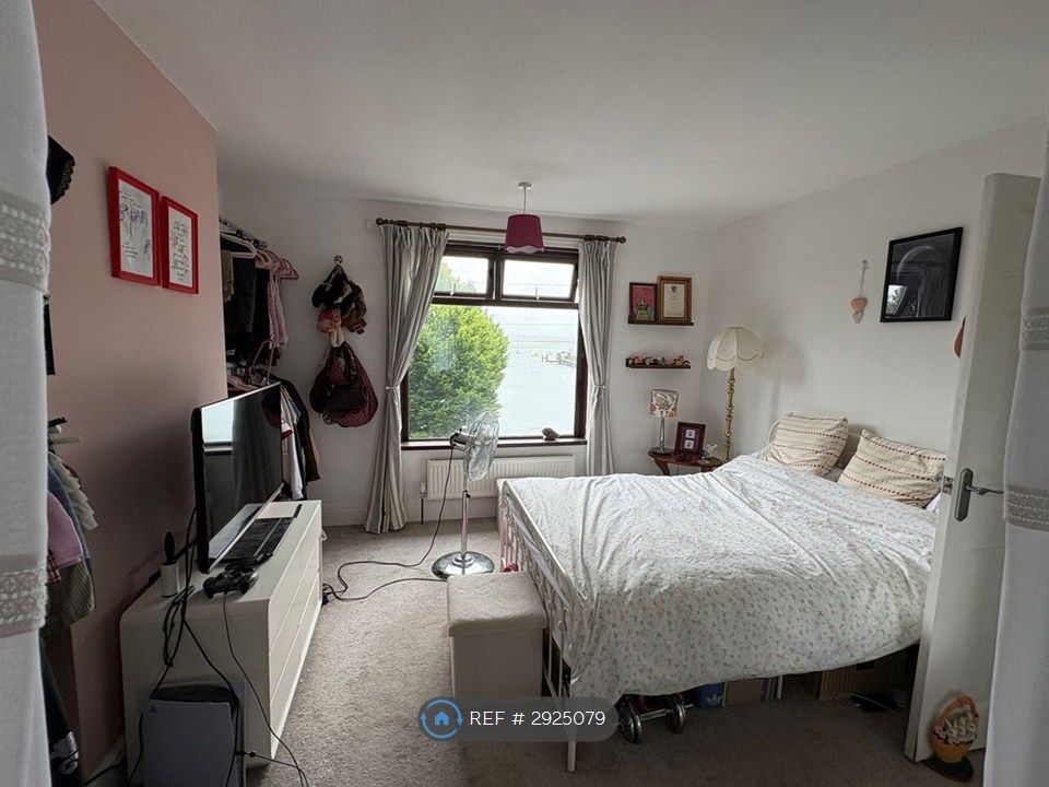 Property photo 3 of 4