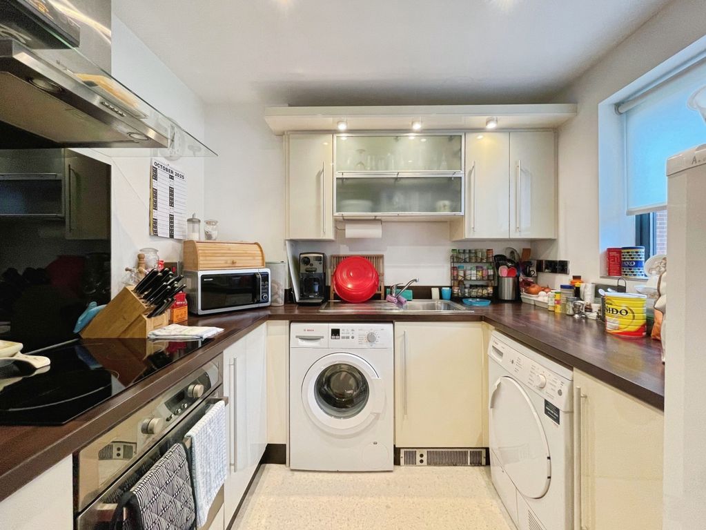 Property photo 3 of 10 8c0d760B-6