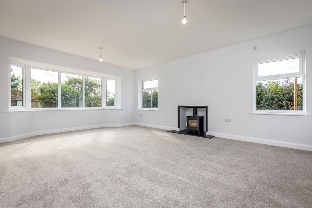 Property photo 3 of 33 Springfield Rasen Road Walesby Ln8 3Uw-16