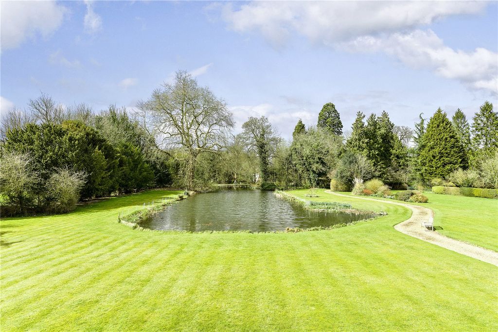 Property photo 2 of 11 Picture No. 28