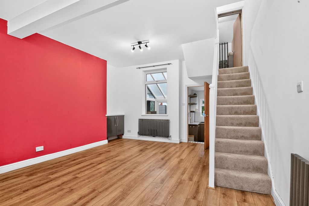 Property photo 3 of 10 Pbox-Img.Jpg