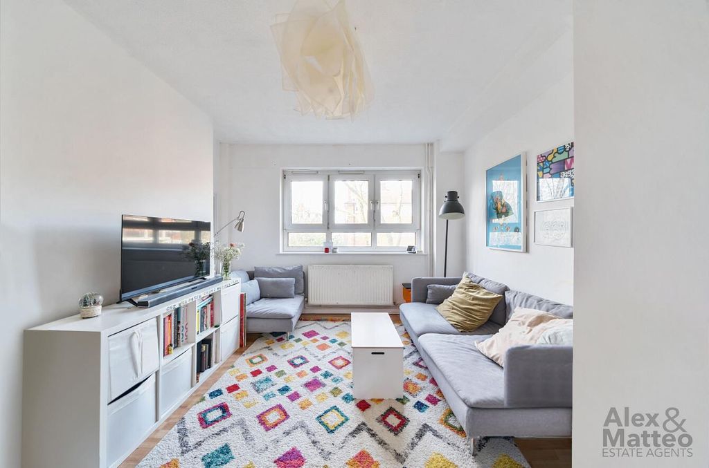 Property photo 1 of 9 Adams Gardens