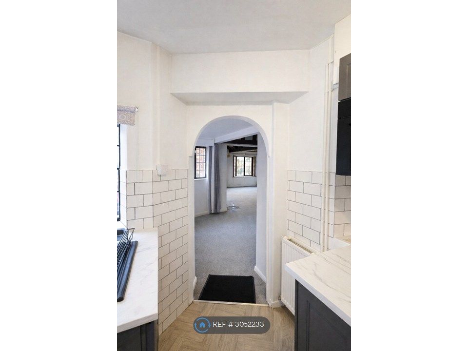 Property photo 2 of 22 Kitchen Arch