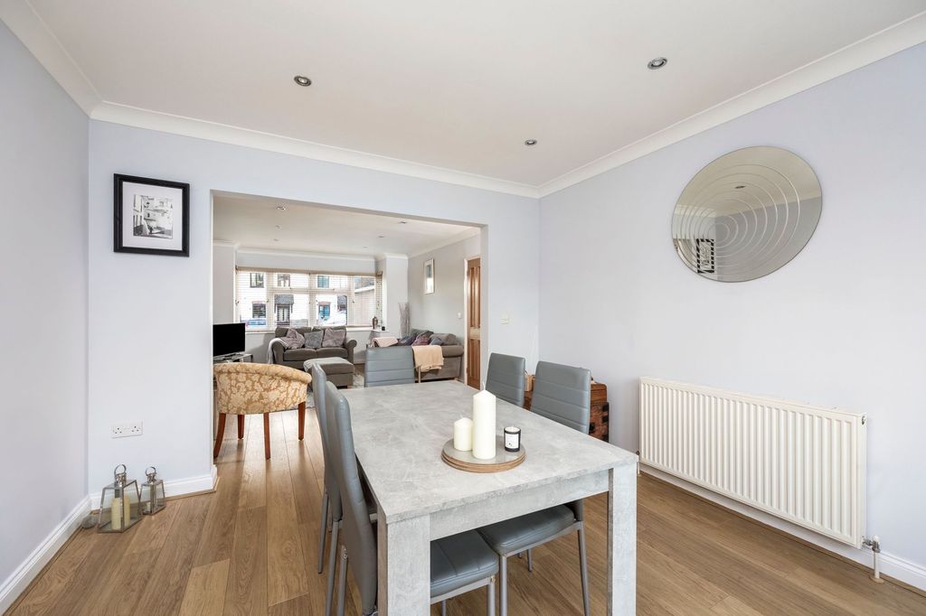 Property photo 3 of 24