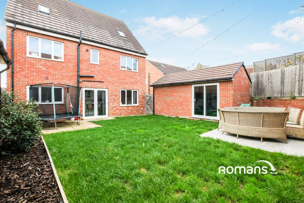 Property photo 2 of 18 Photo