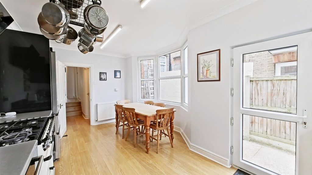 Property photo 3 of 16 Kitchen/Breakfast Room