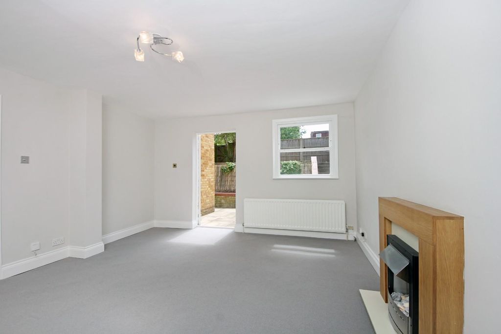 Property photo 2 of 12