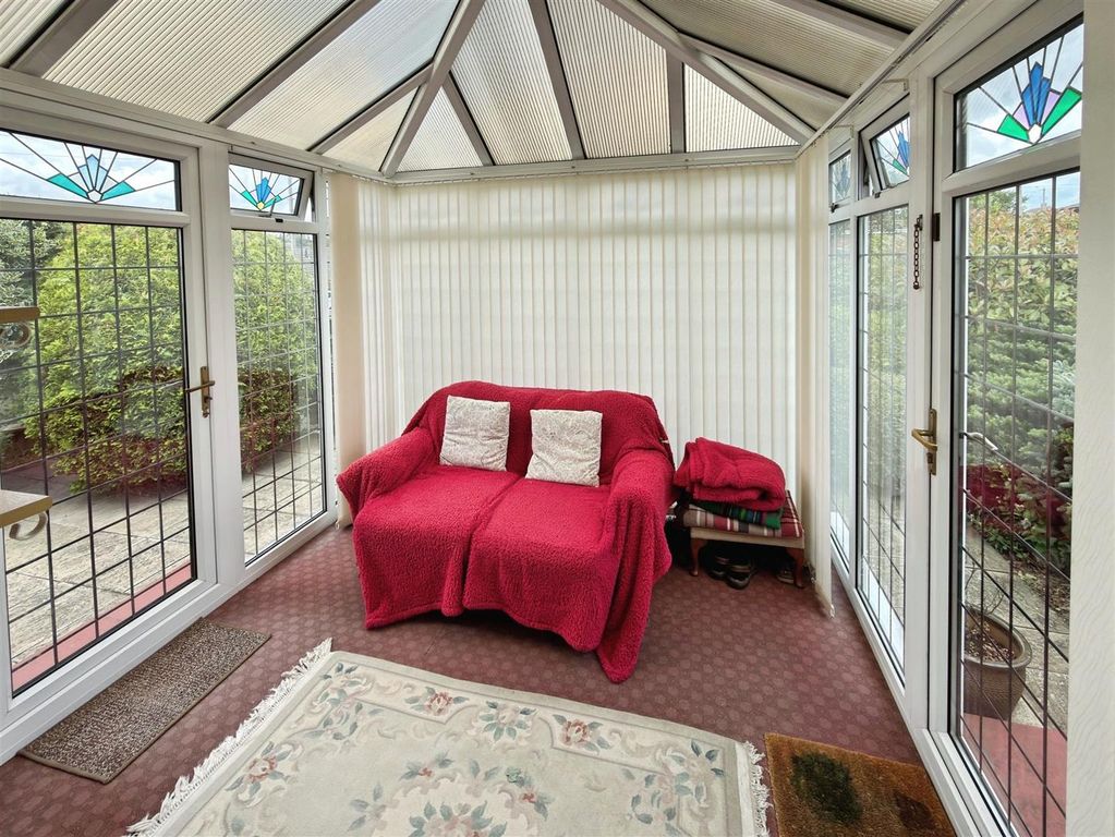 Property photo 2 of 19 Woods Loke West  (15).Jpg