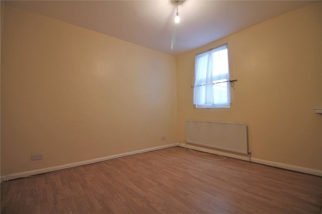 Property photo 3 of 6 Picture No. 04