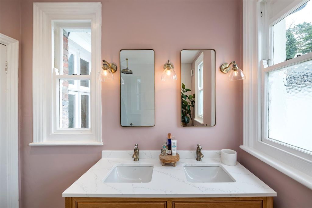 Additional image 14 of 3 bed flat for saleFelcourt Road, Felcourt RH19